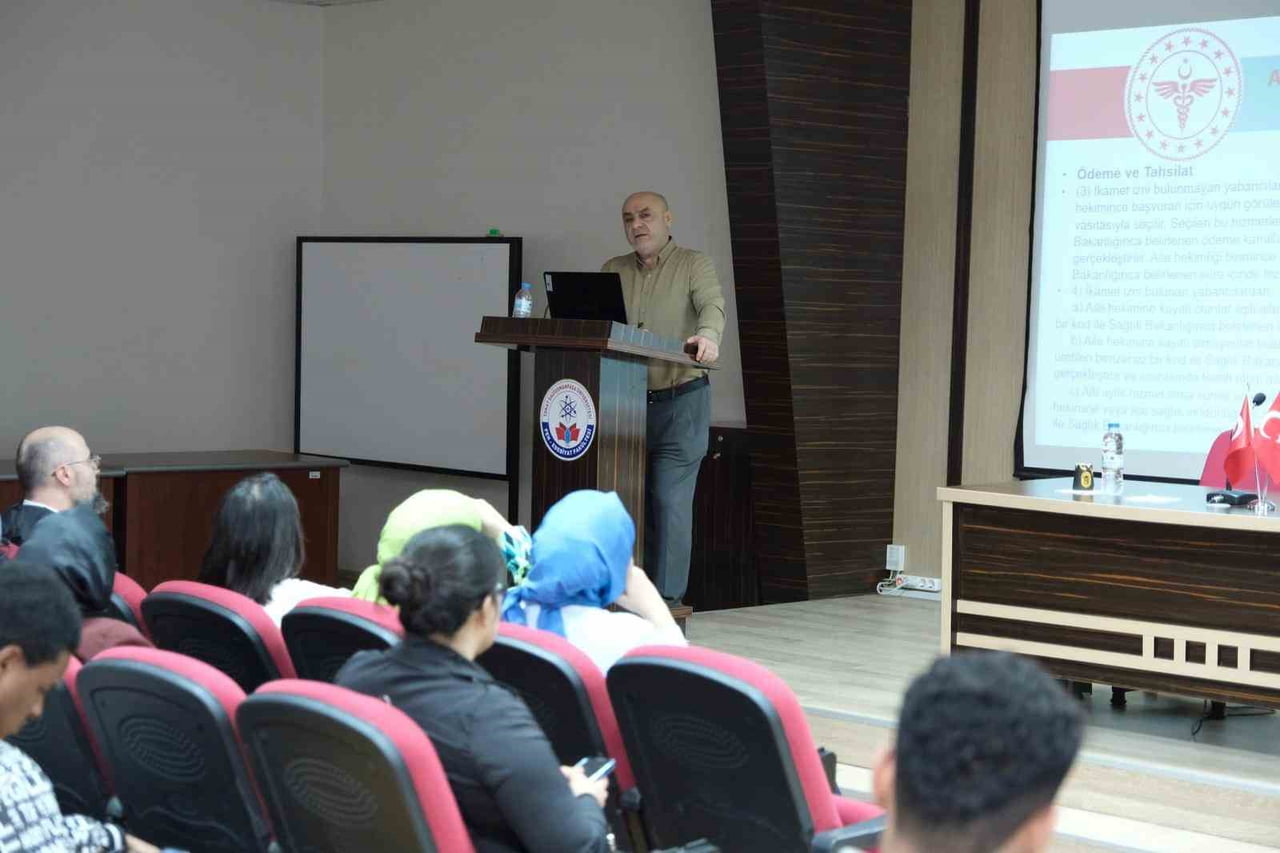 TOKAT GAZİOSMANPAŞA ÜNİVERSİTESİ’NDE DÜZENLENEN BİLGİLENDİRME PROGRAMINDA ULUSLARARASI ÖĞRENCİLER...