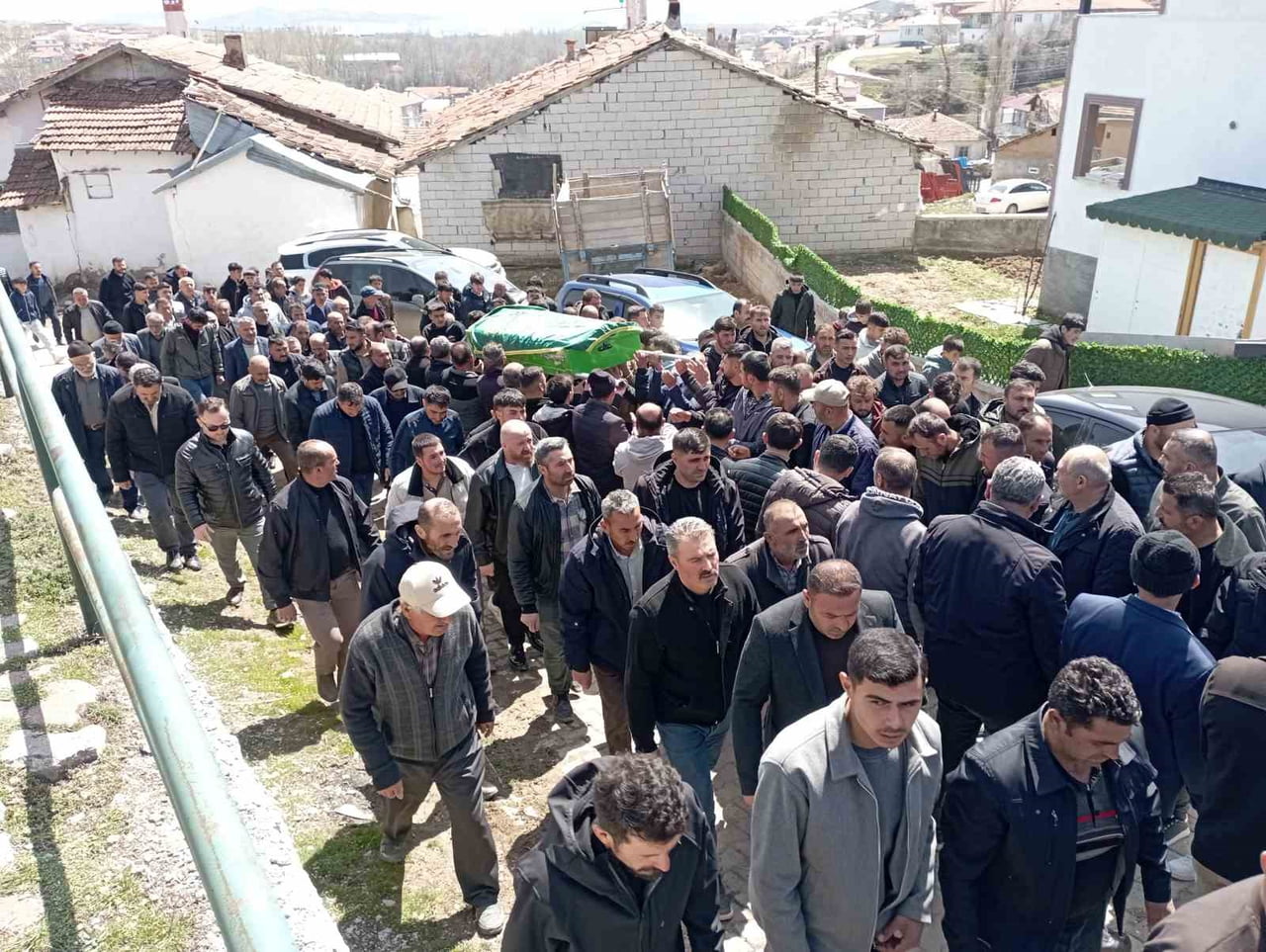 TOKAT’IN SULUSARAY İLÇESİNDE MEYDANA GELEN TRAKTÖR KAZASINDA AĞIR YARALANAN 15 YAŞINDAKİ GENÇ SON...