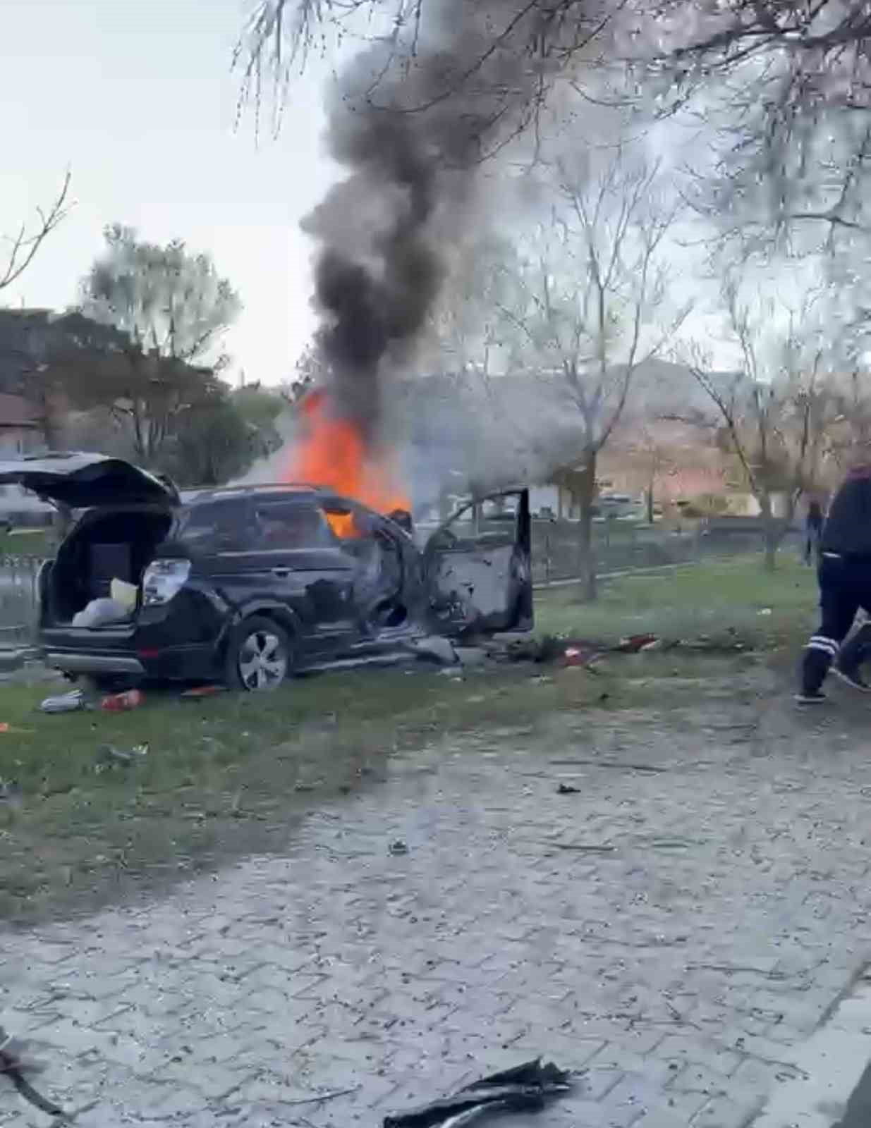 TOKAT’IN TURHAL İLÇESİNDE MEYDANA GELEN TRAFİK KAZASINDA BİR KİŞİ ÖLDÜ, İKİ KİŞİ İSE...