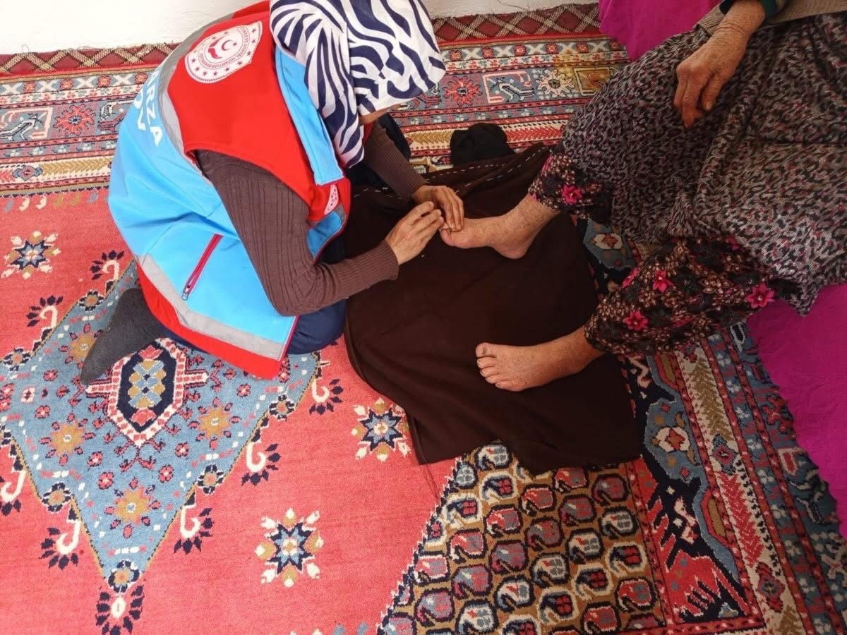 TOMARZA KAYMAKAMLIĞI SOSYAL YARDIMLAŞMA VE DAYANIŞMA VAKFI VEFA EKİPLERİ, YAŞLILAR HAFTASI...