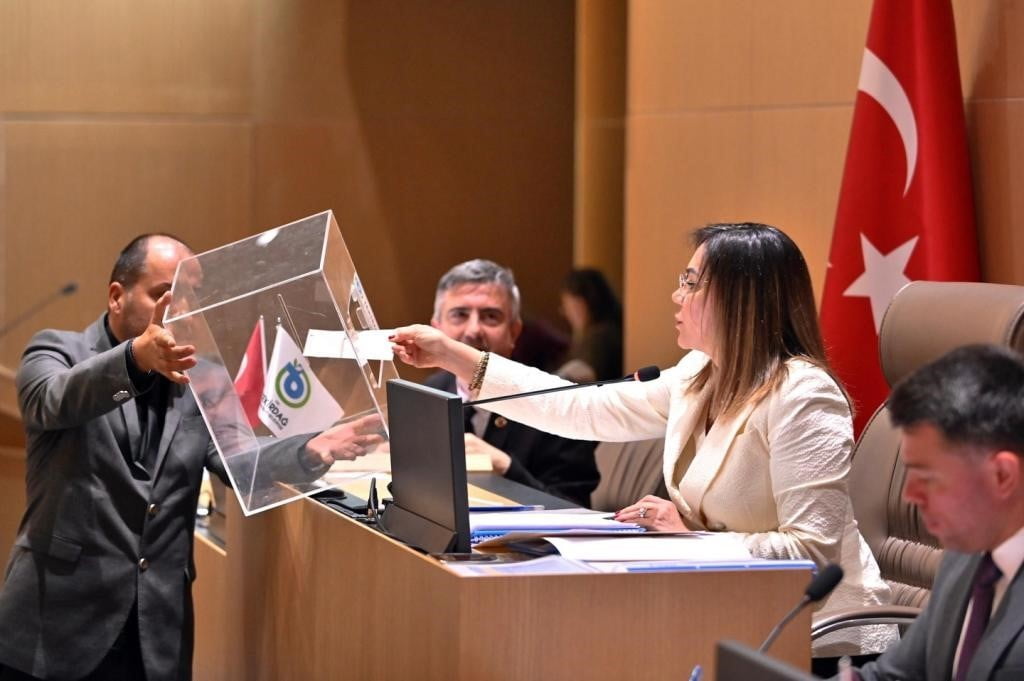 TOPLANTIDA AYRICA MECLİS BAŞKAN VEKİLLİĞİ İLE İHTİSAS KOMİSYONLARINA ÜYE SEÇİMLERİ DE...