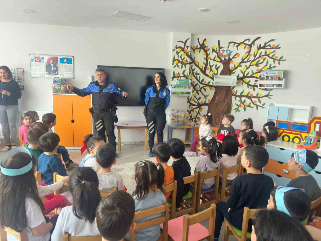 TOPLUM DESTEKLİ POLİSLİKTEN ÖĞRENCİLERE EĞİTİM