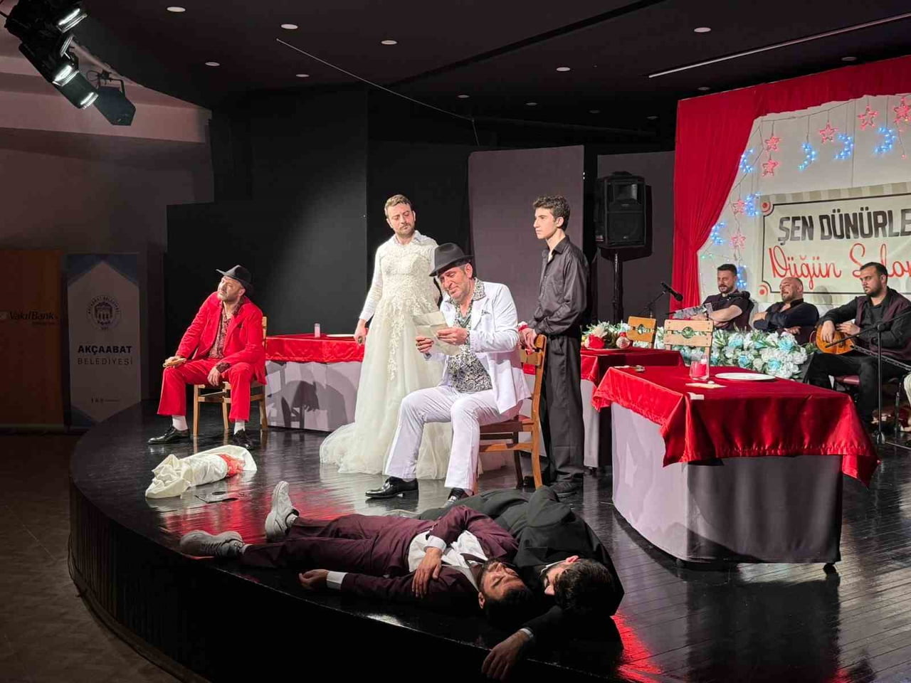 TRABZON'DA AKÇAABAT BELEDİYESİ TARAFINDAN BU YIL 13.'SÜ DÜZENLENEN ULUSLARARASI EROL GÜNAYDIN...