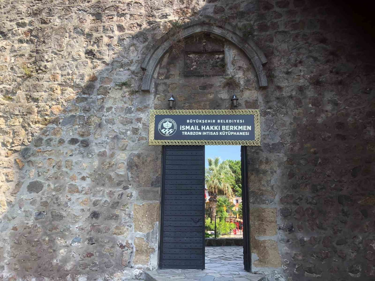 TRABZON'DA KÜTÜPHANELER MODERN, KONFORLU VE DONANIMLI YAPILARI İLE ZENGİN İÇERİKLERİ SAYESİNDE...
