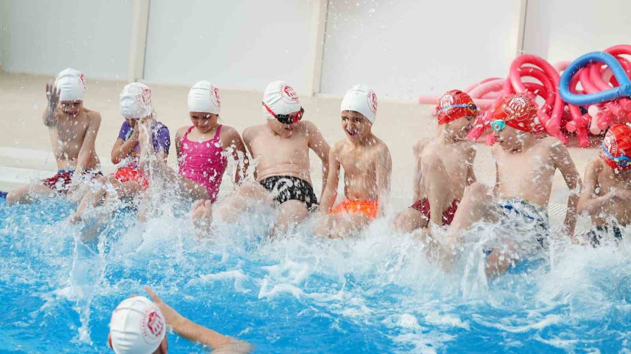 TRABZON'UN AKÇAABAT İLÇESİNDE ÇOCUKLARIN SPORLA BÜYÜMESİ VE SAĞLIKLI BİREYLER OLARAK YETİŞMESİ...