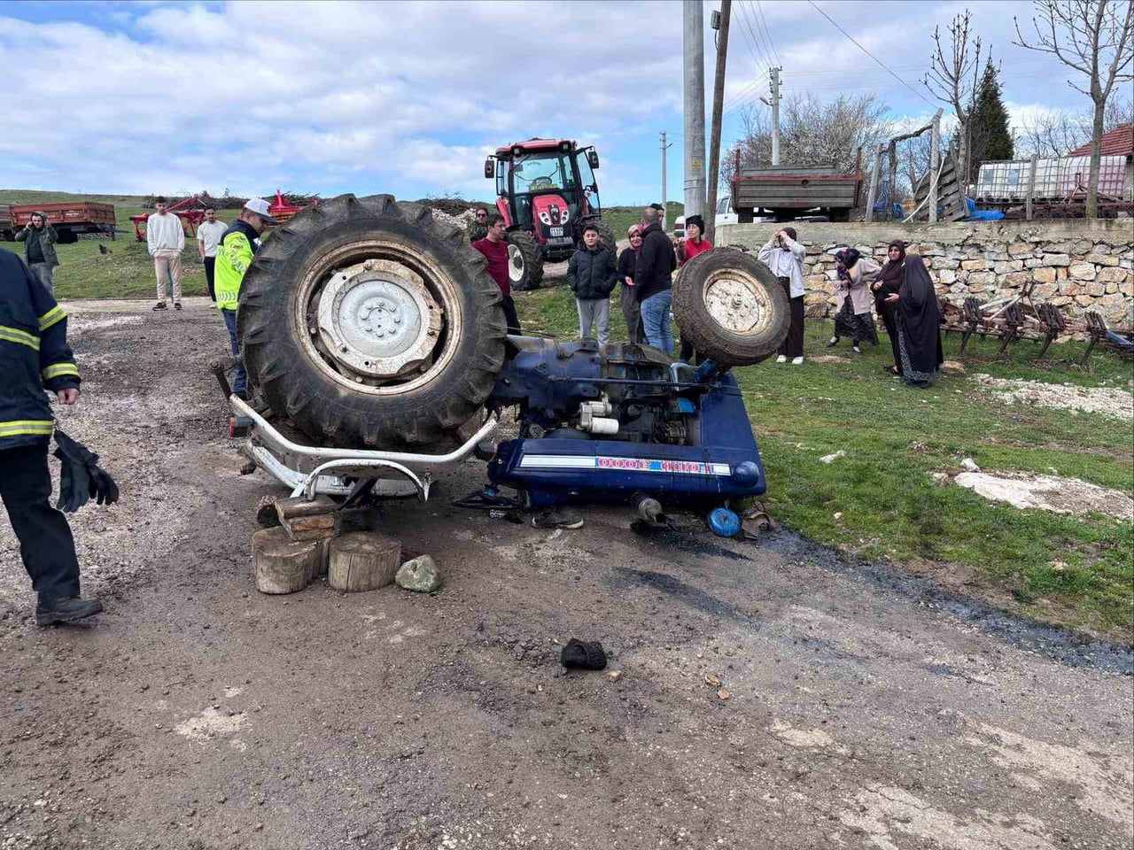 TRAKTÖR KAZASINDA 1 KİŞİ HAYATINI KAYBETTİ