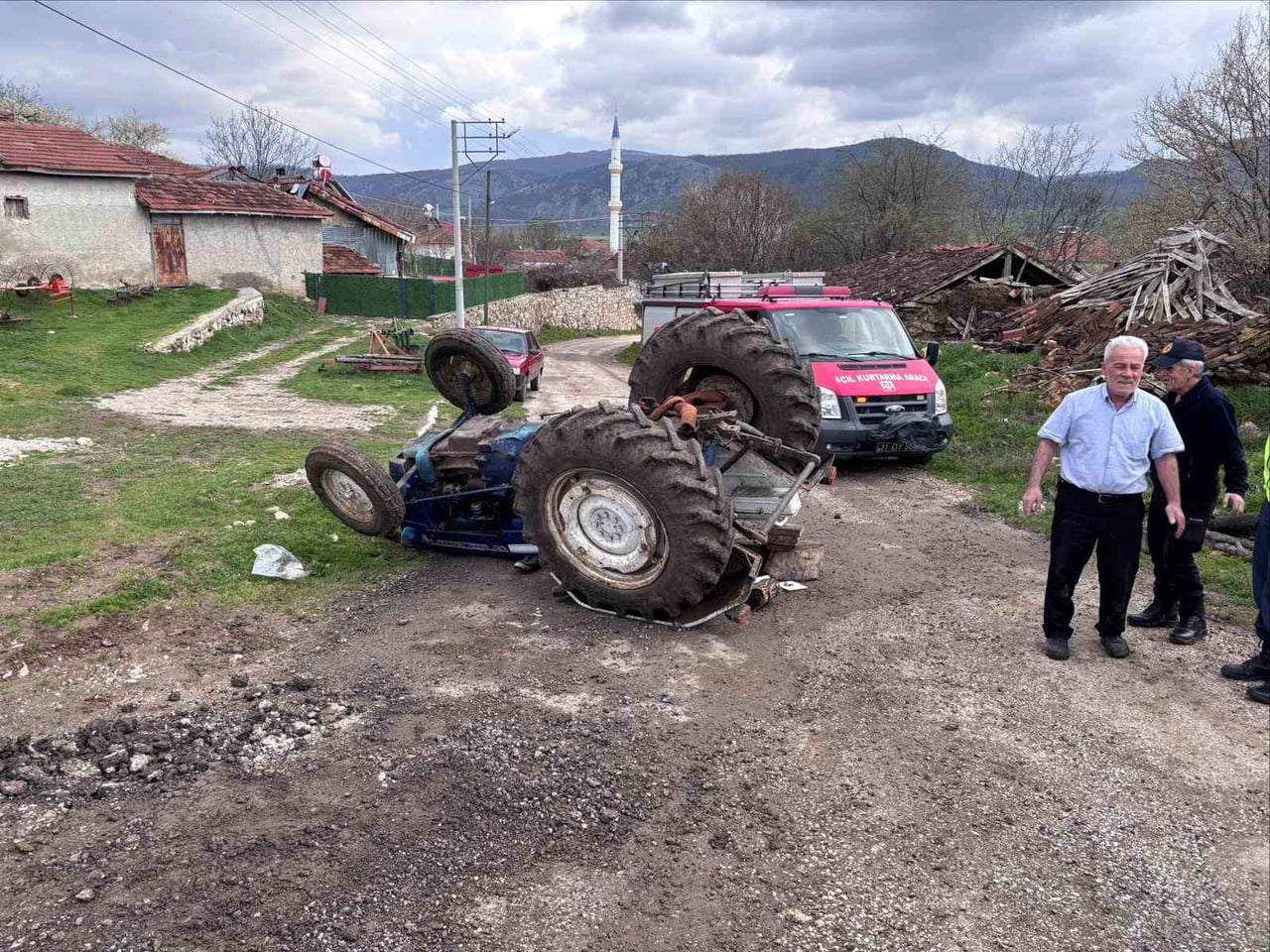 TRAKTÖR KAZASINDA 1 KİŞİ HAYATINI KAYBETTİ