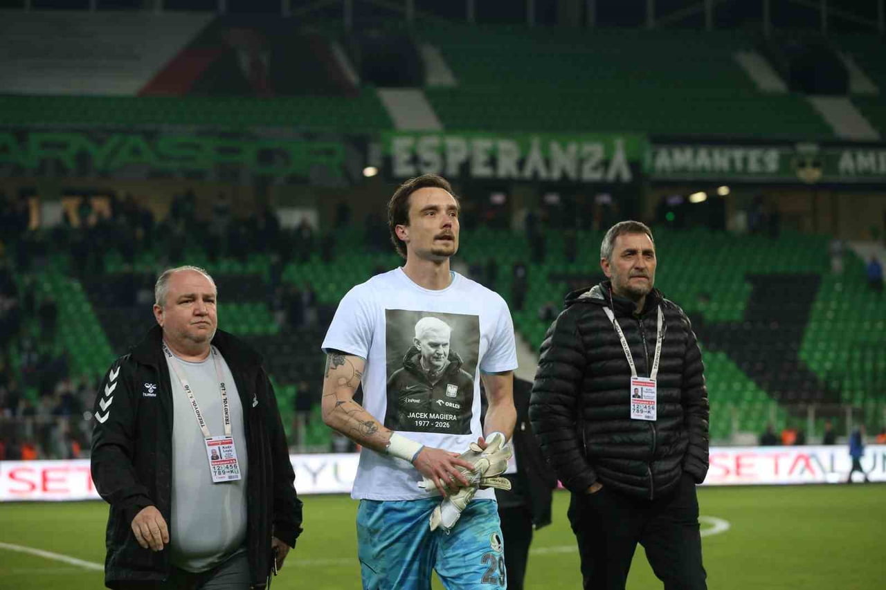 TRENDYOL 1. LİG'DE MÜCADELE EDEN TÜRK FUTBOLUNUN KÖKLÜ ÇINARLARINDAN SAKARYASPOR, LİGİN BİTİMİNE 3...