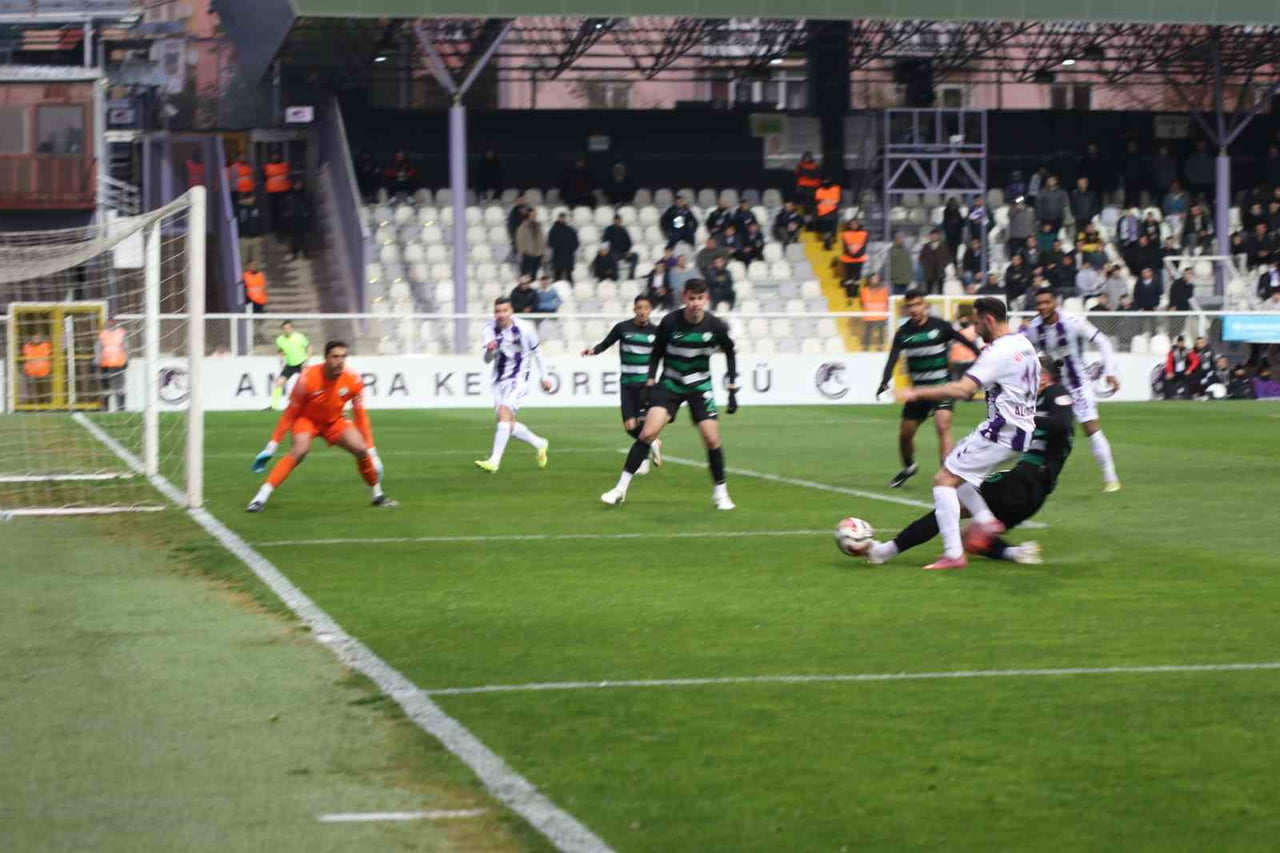 TRENDYOL 1. LİG'İN 35. HAFTASINDA ANKARA KEÇİÖRENGÜCÜ, EVİNDE SERİKSPOR İLE 0-0 BERABERE...