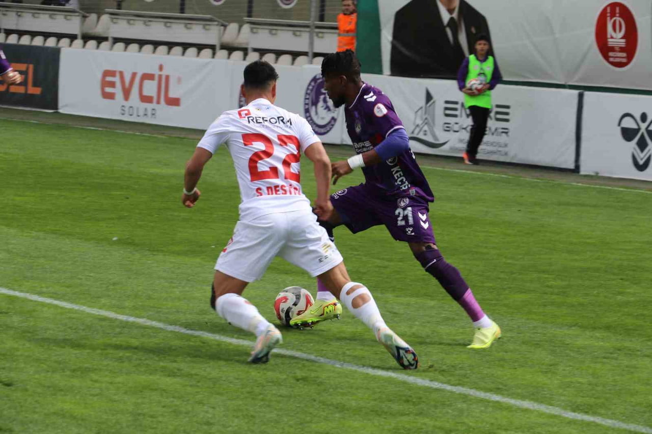 TRENDYOL 1. LİG 33. HAFTA MAÇINDA ANKARA KEÇİÖRENGÜCÜ, KENDİ EVİNDE VANSPOR FK'YI 3-0 MAĞLUP...