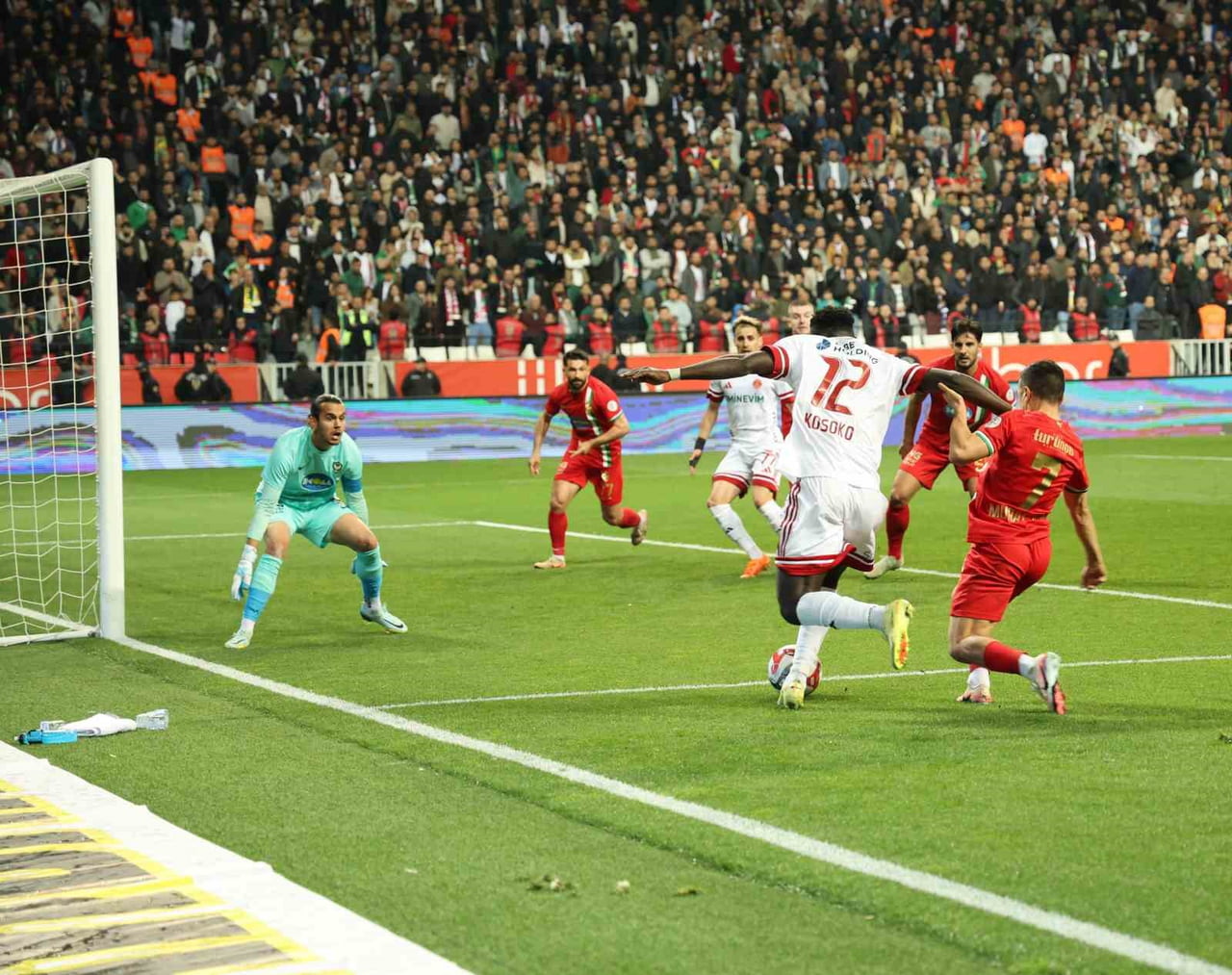 TRENDYOL 1. LİG’İN 35. HAFTASINDA AMED SPORTİF FAALİYETLER, EVİNDE KARŞILAŞTIĞI ÜMRANİYESPOR İLE...