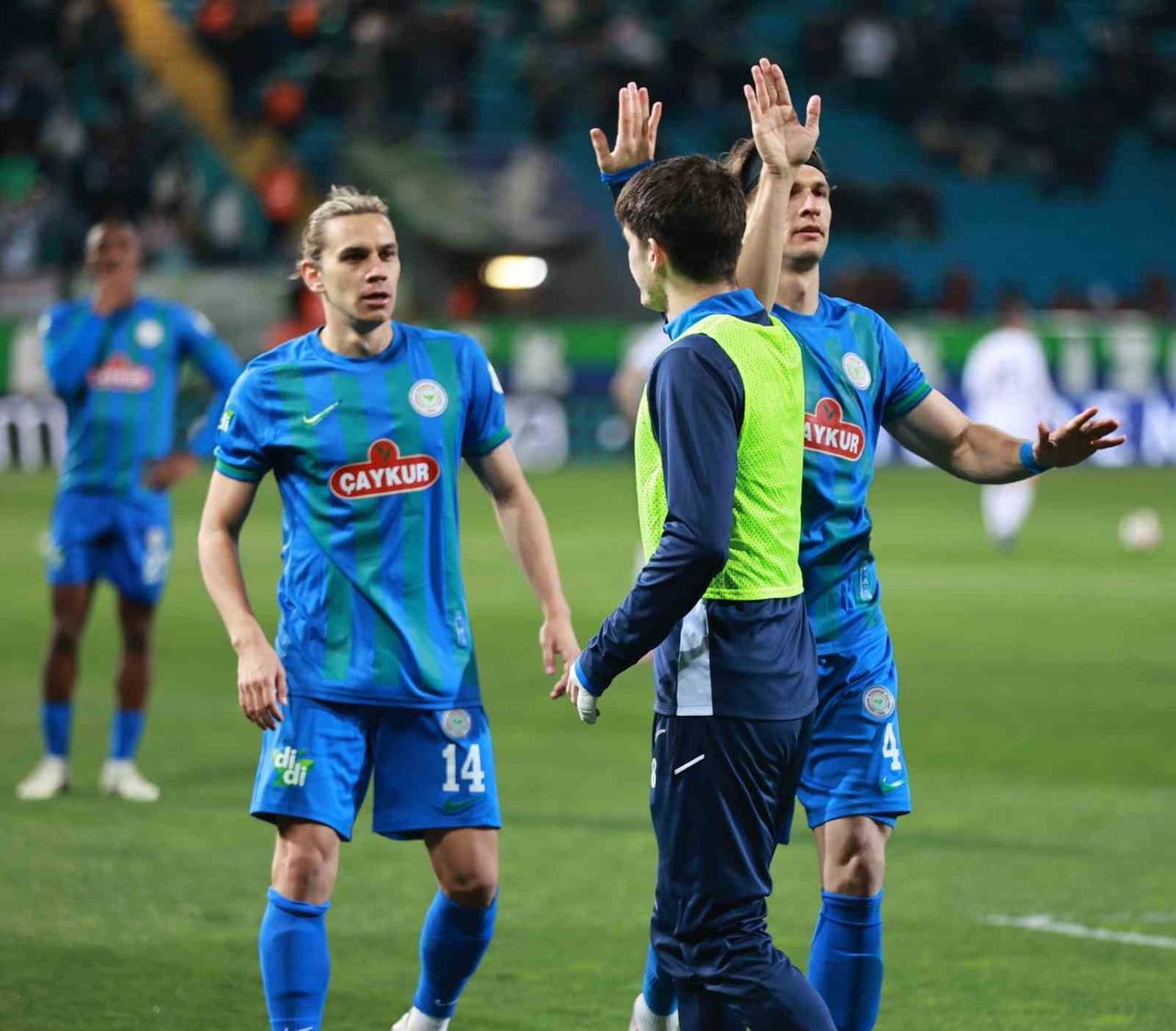 TRENDYOL SÜPER LİG'İN 27. HAFTA ERTELEME MAÇINDA ÇAYKUR RİZESPOR SAHASINDA SAMSUNSPOR'U 4-1 MAĞLUP...