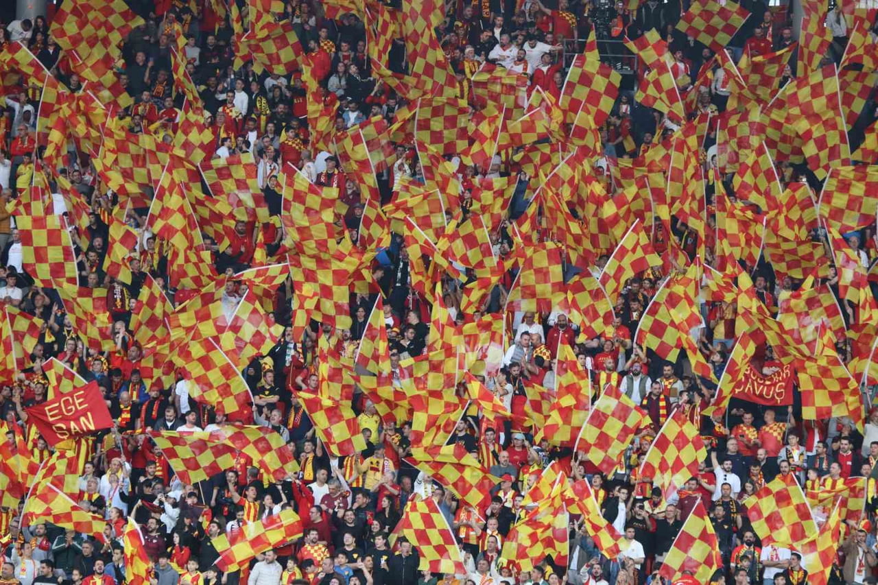 TRENDYOL SÜPER LİG'İN 27. HAFTA ERTELEME MAÇINDA GÖZTEPE, GALATASARAY'I AĞIRLIYOR. MÜCADELENİN 15...