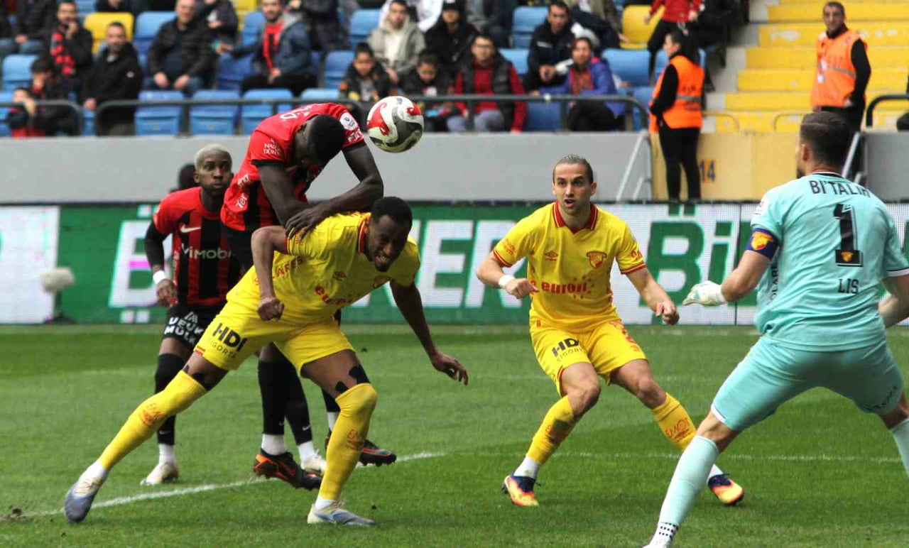 TRENDYOL SÜPER LİG'İN 28. HAFTASINDA GENÇLERBİRLİĞİ, SAHASINDA KARŞILAŞTIĞI GÖZTEPE'YE 2-0 MAĞLUP...
