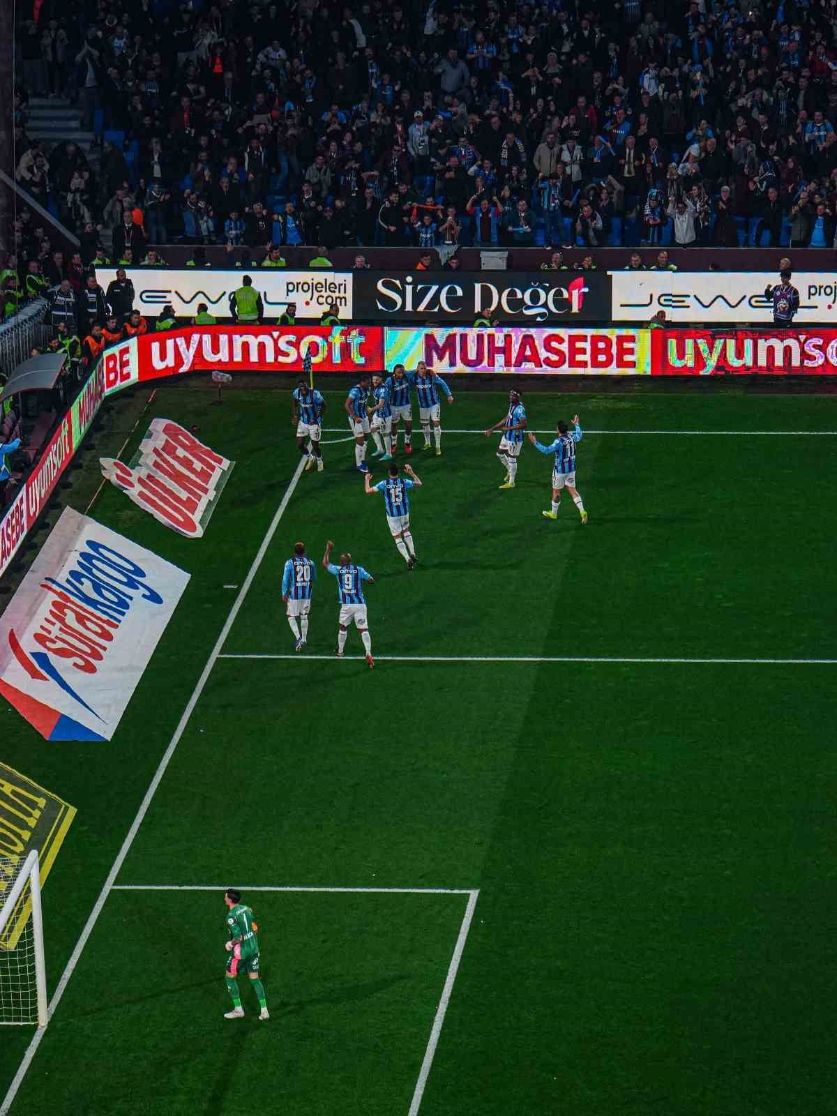 TRENDYOL SÜPER LİG'İN 28. HAFTASINDA TRABZONSPOR EVİNDE GALATASARAY İLE KARŞILAŞIYOR. MÜSABAKANIN...