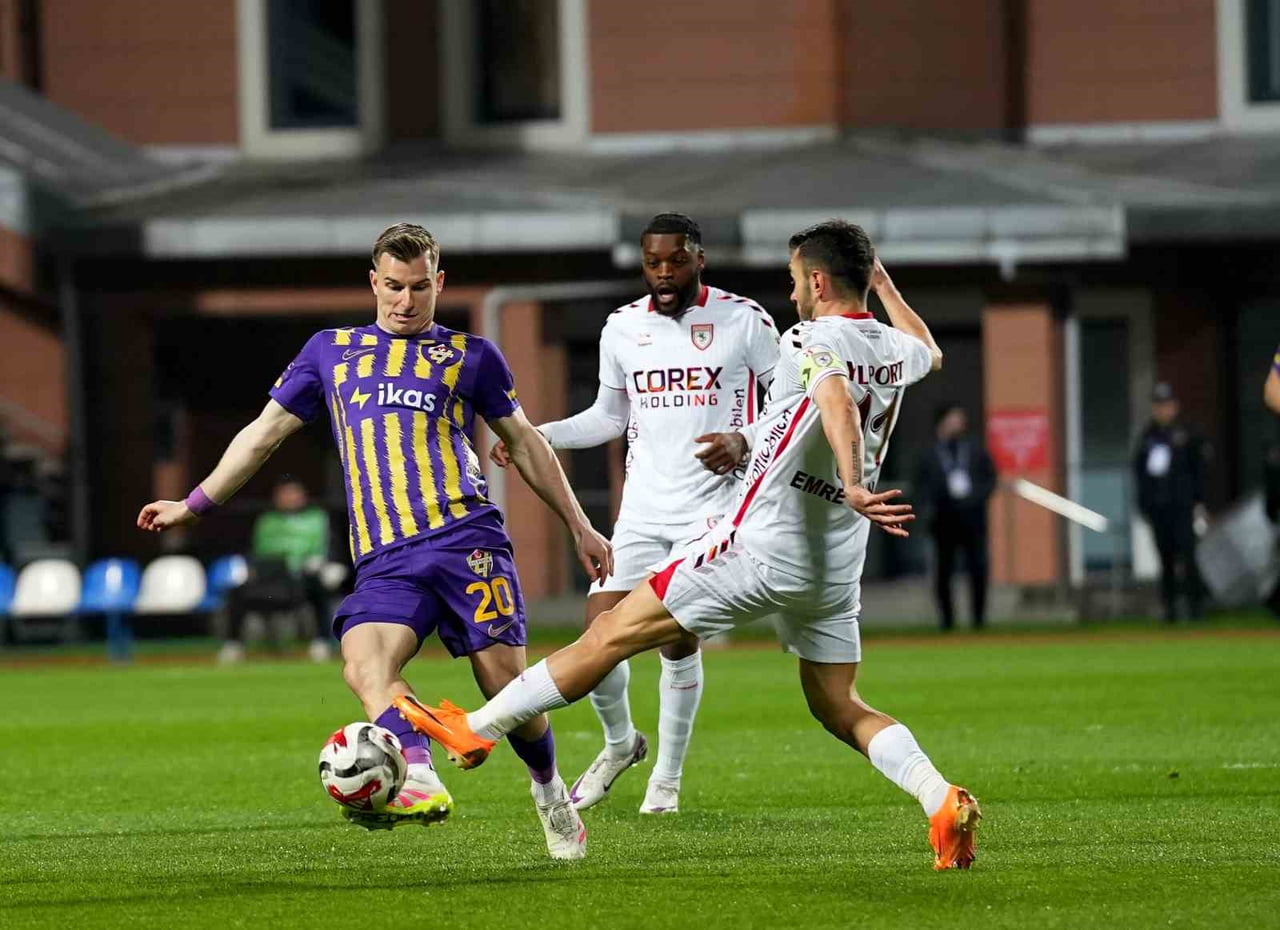 TRENDYOL SÜPER LİG'İN 29. HAFTASINDA EYÜPSPOR, SAHASINDA SAMSUNSPOR İLE KARŞILAŞIYOR. MÜSABAKADA...
