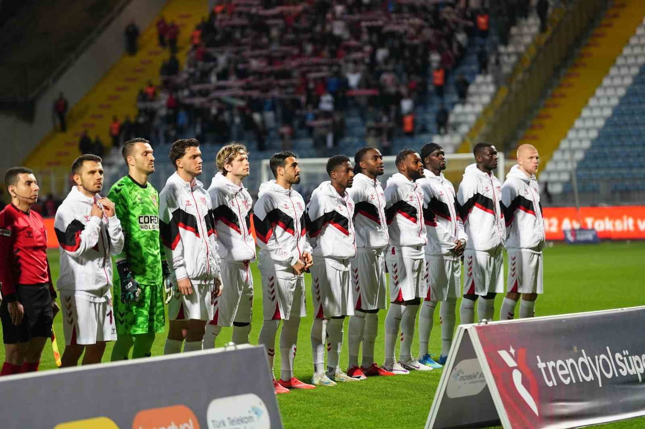 TRENDYOL SÜPER LİG'İN 29. HAFTASINDA EYÜPSPOR, SAHASINDA SAMSUNSPOR İLE KARŞILAŞIYOR. MÜSABAKADA...