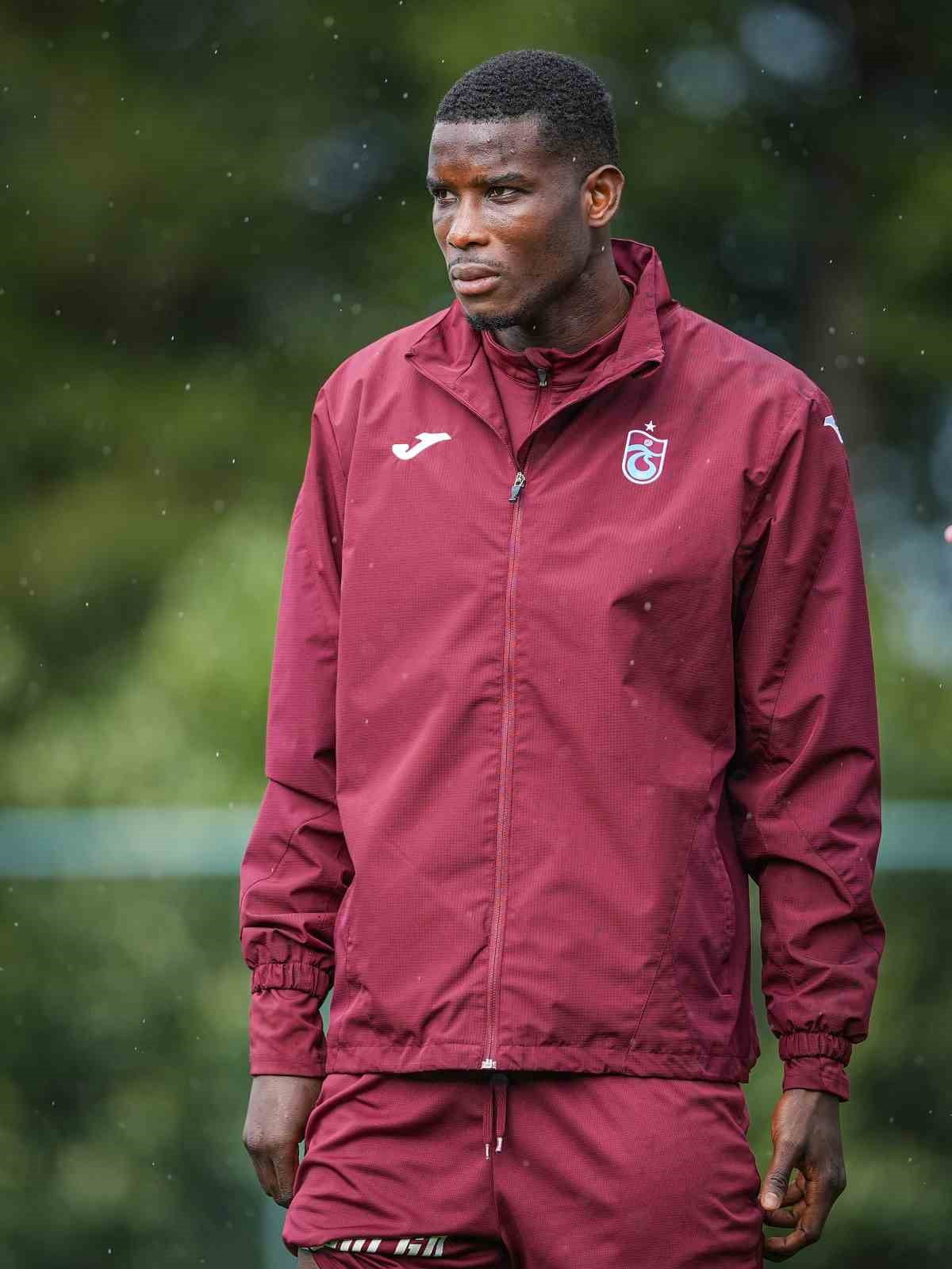 TRENDYOL SÜPER LİG’DE ZİRVE MÜCADELESİ VEREN TRABZONSPOR, NİJERYALI SANTRFOR PAUL ONUACHU’NUN...