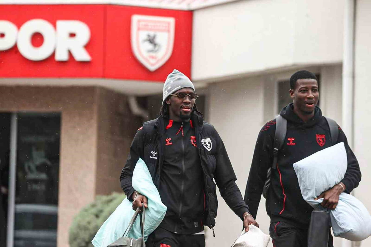 TRENDYOL SÜPER LİG EKİPLERİNDEN SAMSUNSPOR, 27. HAFTA ERTELEME MAÇI İÇİN RİZE’YE GİTTİ.