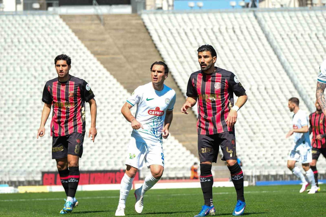 TRENDYOL SÜPER LİG’İN 28. HAFTASINDA FATİH KARAGÜMRÜK, SAHASINDA ÇAYKUR RİZESPOR İLE KARŞILAŞIYOR....