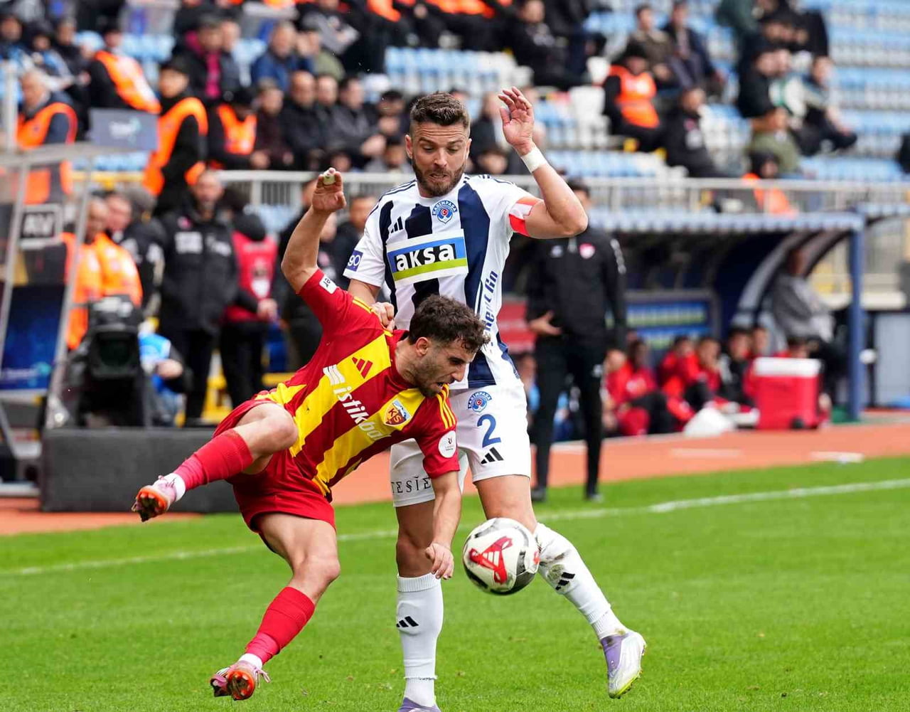 TRENDYOL SÜPER LİG’İN 28. HAFTASINDA KASIMPAŞA, SAHASINDA KAYSERİSPOR İLE KARŞILAŞIYOR....