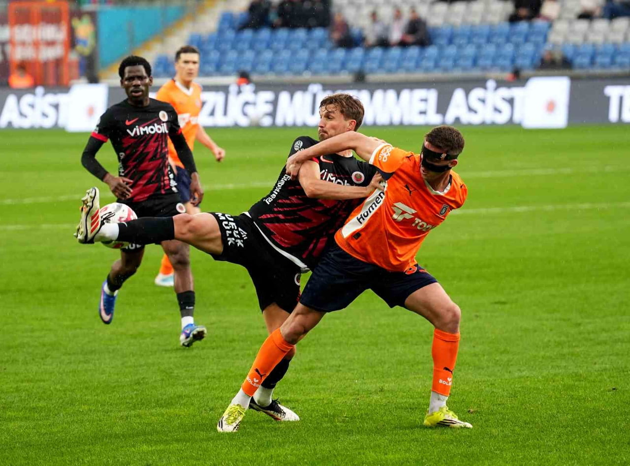 TRENDYOL SÜPER LİG’İN 29. HAFTASINDA BAŞAKŞEHİR, SAHASINDA GENÇLERBİRLİĞİ İLE KARŞILAŞIYOR....