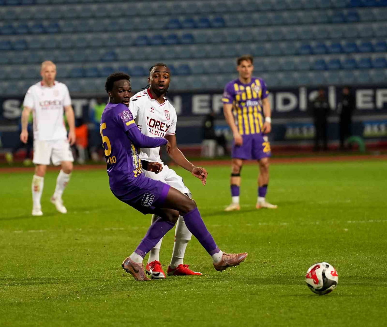 TRENDYOL SÜPER LİG’İN 29. HAFTASINDA EYÜPSPOR, KONUK ETTİĞİ SAMSUNSPOR'A 2-1 MAĞLUP OLDU.