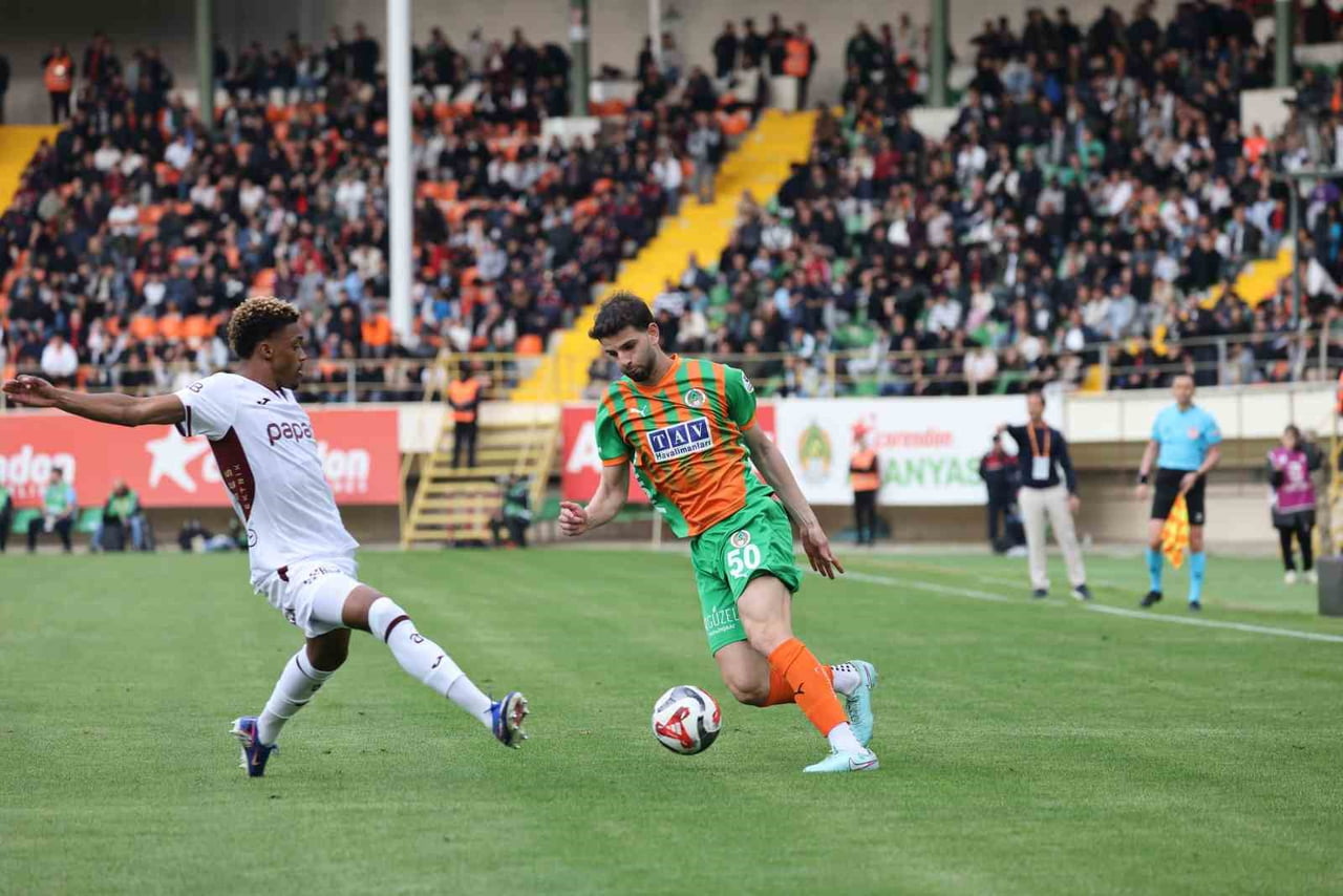 TRENDYOL SÜPER LİG’İN 29’UNCU HAFTASINDA CORENDON ALANYASPOR, SAHASINDA TRABZONSPOR İLE...