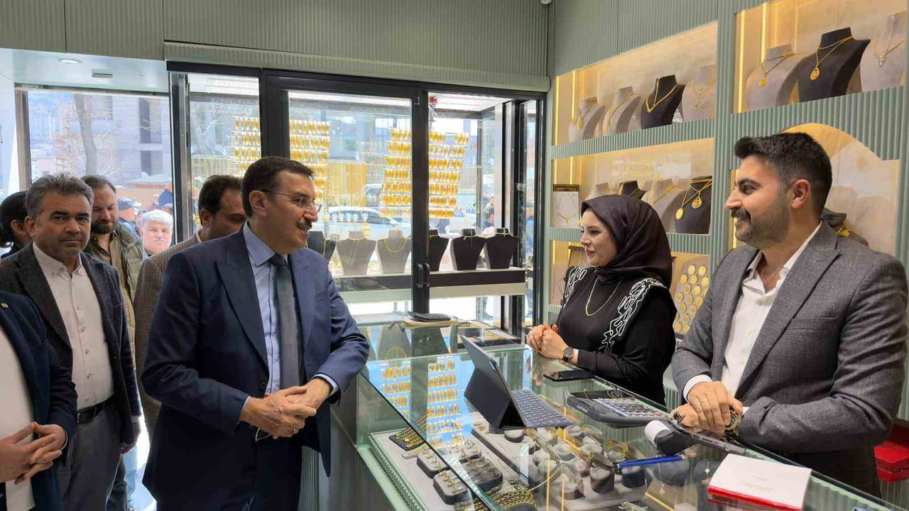 TÜFENKİCİ, MALATYA'NIN YENİ ÇARŞISINDA İNCELEMEDE BULUNDU