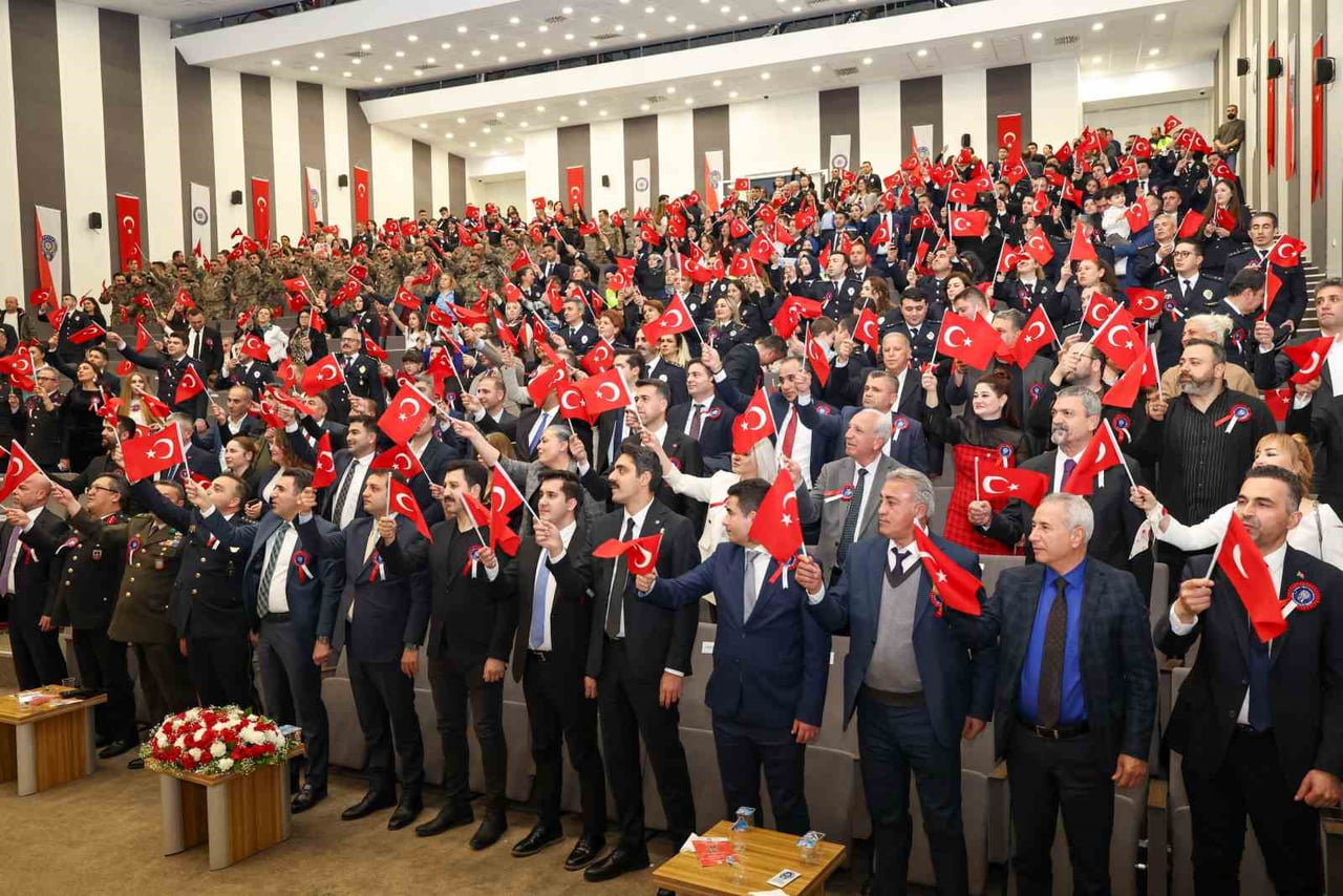 TUNCELİ’DE 10 NİSAN POLİS HAFTASI COŞKULU BİR TÖRENLE KUTLANDI.