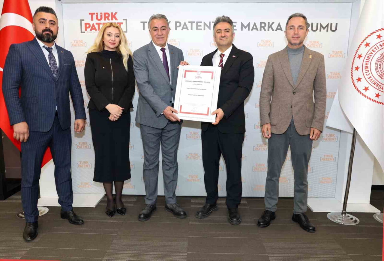 TUNCELİ’NİN ÖNEMLİ DOĞAL DEĞERLERİNDEN BİRİ OLAN PÜLÜMÜR DOĞAL YER ALTI KAYNAK TUZU, YAKLAŞIK 1,5...