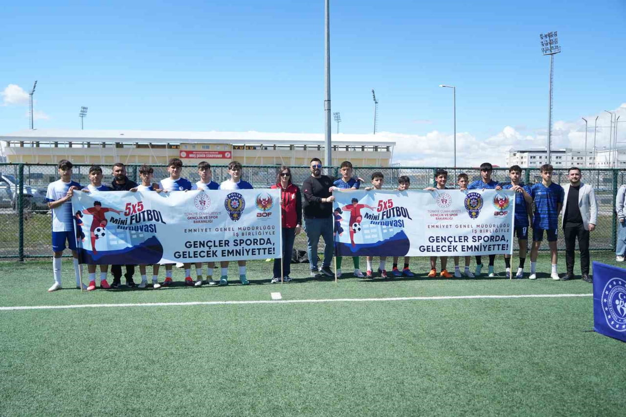 TÜRK POLİS TEŞKİLATI’NIN KURULUŞ YIL DÖNÜMÜ KAPSAMINDA DÜZENLENEN 5X5 MİNİ FUTBOL TURNUVASI...