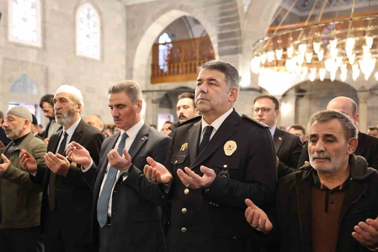 TÜRK POLİS TEŞKİLATININ 181. KURULUŞ YIL DÖNÜMÜ MÜNASEBETİYLE LALAPAŞA CAMİİ’NDE MEVLİD-İ ŞERİF...