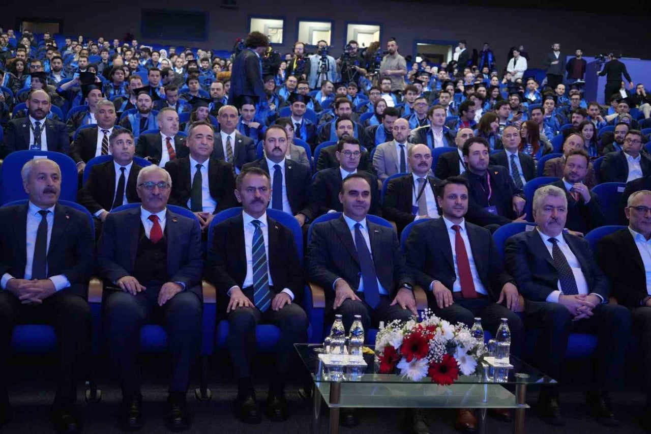 TÜRKİYE'DE YENİ YAZILIMCILARIN YETİŞTİRİLMESİ İÇİN BİLİŞİM VADİSİ BÜNYESİNDE, SANAYİ VE TEKNOLOJİ...