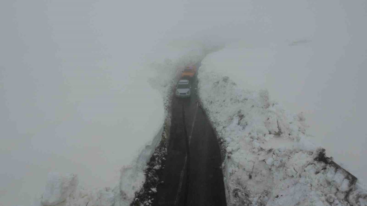 TÜRKİYE'NİN YAZ ŞEHRİ OLARAK BİLİNEN MERSİN SON 10 YILDA ALDIĞI YAĞIŞLA DİKKAT ÇEKERKEN, 2 BİN...