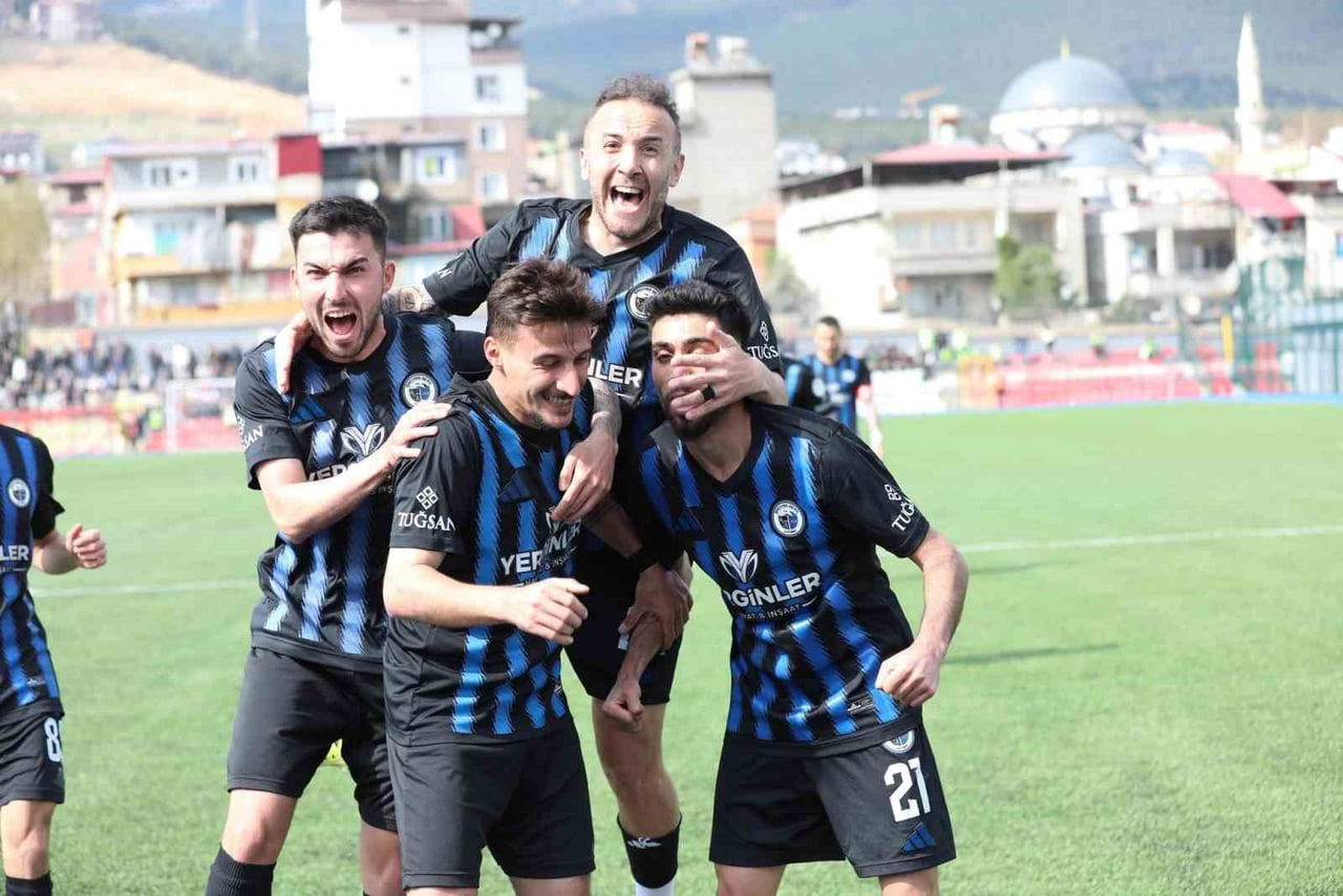 TÜRKİYE 3. LİG 2. GRUP 29. HAFTA MAÇINDA KAHRAMANMARAŞSPOR İLE ERCİYES 38 FK KARŞILAŞTI.