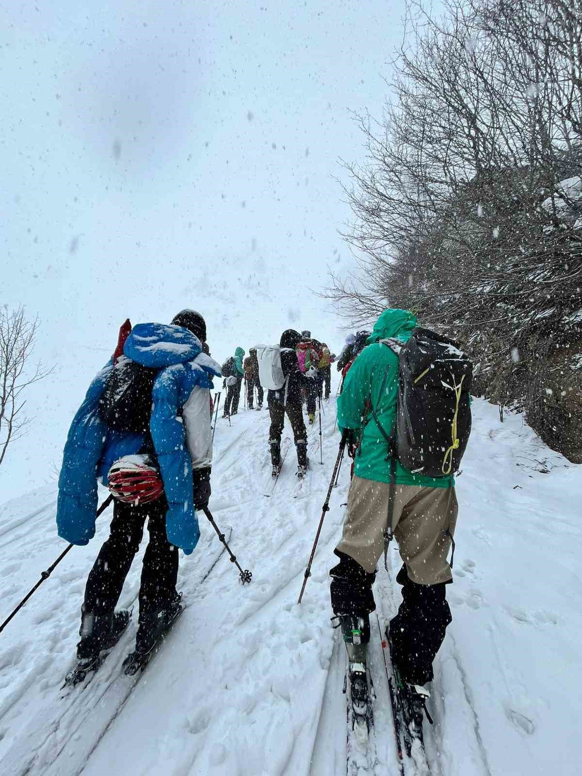 TÜRKİYE DAĞCILIK FEDERASYONU’NUN FAALİYET PROGRAMI KAPSAMINDA GERÇEKLEŞTİRİLEN DAĞ KAYAĞI TEMEL...