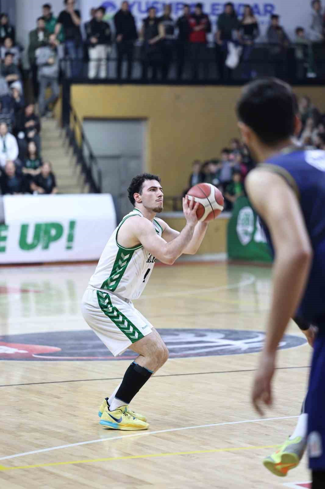 TÜRKİYE ERKEKLER BASKETBOL 2. LİGİ PLAY-OFF YARI FİNAL SERİSİNDE MÜCADELE EDEN SAKARYA BÜYÜKŞEHİR...
