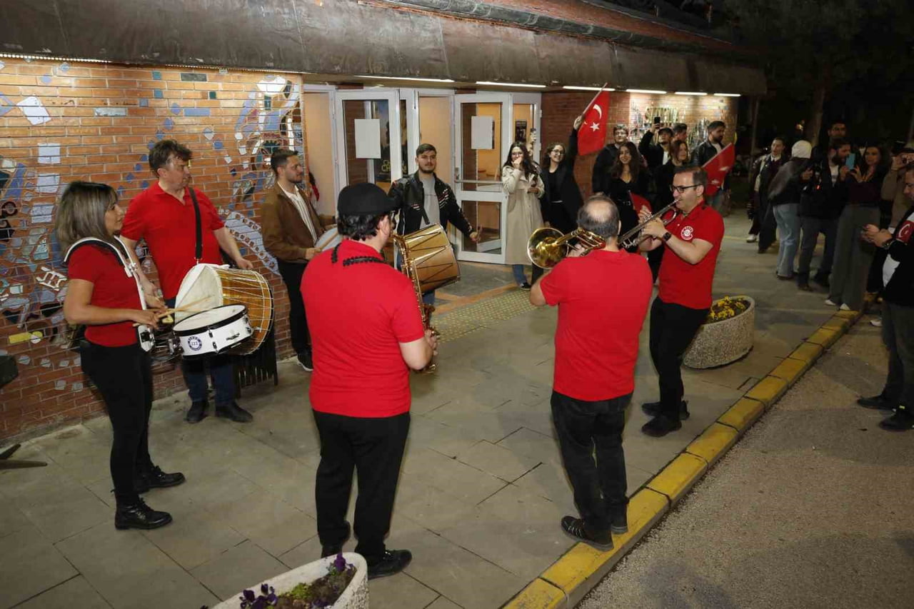 TÜRKİYE’NİN 24 YILLIK DÜNYA KUPASI HASRETİNE SON VERDİĞİ KRİTİK PLAYOFF FİNALİ, ESKİŞEHİR ANADOLU...