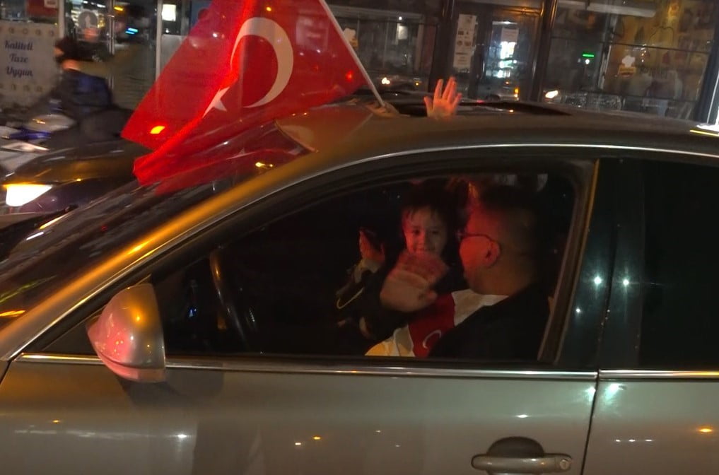 TÜRKİYE’NİN DÜNYA KUPASI BAŞARI GAZİANTEP’TE COŞKUYLA KUTLANDI