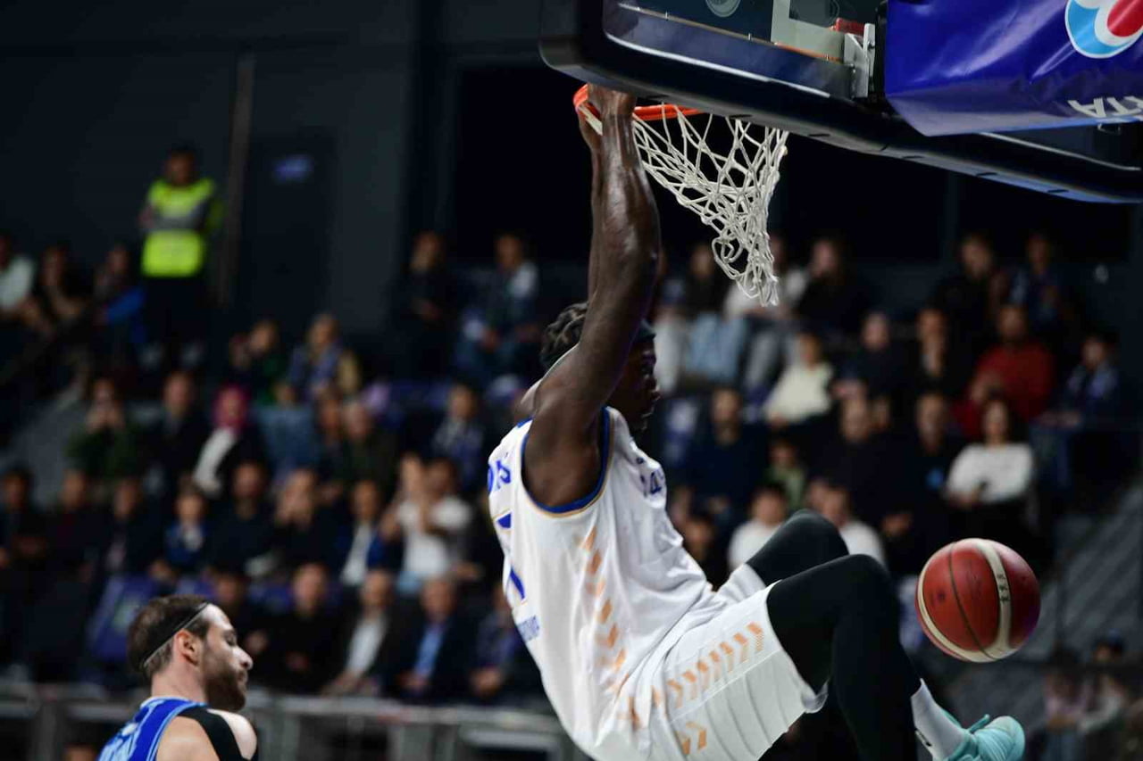 TÜRKİYE SİGORTA BASKETBOL LİGİ'NİN 31. HAFTASINDAKİ ÇAYIROVA BELEDİYESİ, SAHASINDA KOCAELİ...