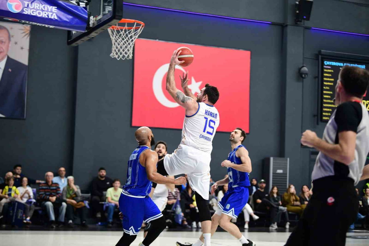 TÜRKİYE SİGORTA BASKETBOL LİGİ'NİN 31. HAFTASINDAKİ ÇAYIROVA BELEDİYESİ, SAHASINDA KOCAELİ...