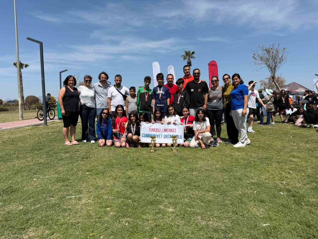 TÜRKİYE TRİATLON FİNAL YARIŞMASI’NDA TUNCELİ MERKEZ CUMHURİYET ORTAOKULU ÖĞRENCİLERİ TÜRKİYE...