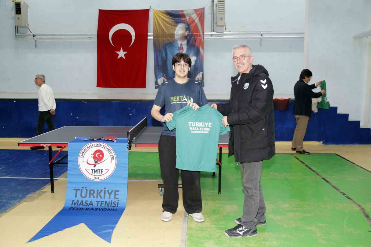 TÜRKİYE ÜÇÜNCÜSÜ MENTEŞE ANADOLU LİSESİNE FEDERASYONDAN TENİS MASASI