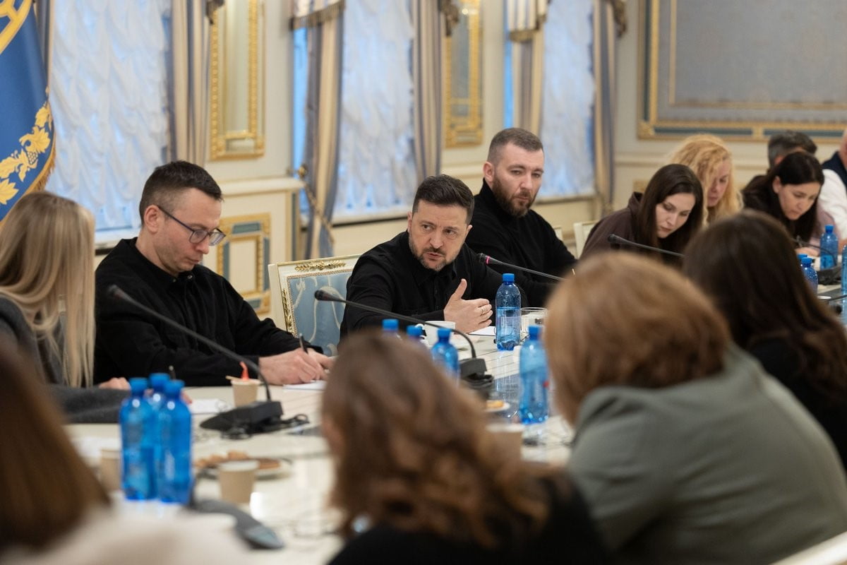 UKRAYNA DEVLET BAŞKANI VLADİMİR ZELENSKİY, UKRAYNALI ASKERİ UZMANLARIN ORTA DOĞU'DAKİ FARKLI...