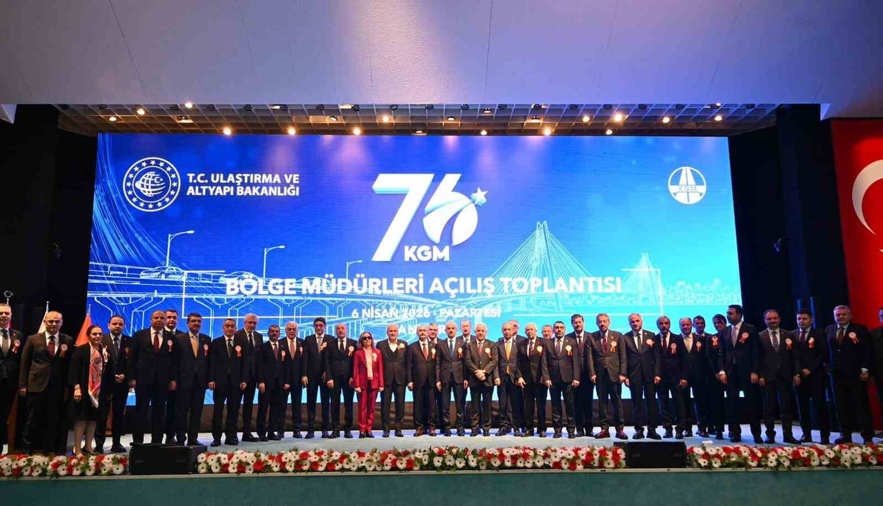 ULAŞTIRMA VE ALTYAPI BAKANI ABDULKADİR URALOĞLU, ANKARA'DA DÜZENLENEN KARAYOLLARI 76. BÖLGE...