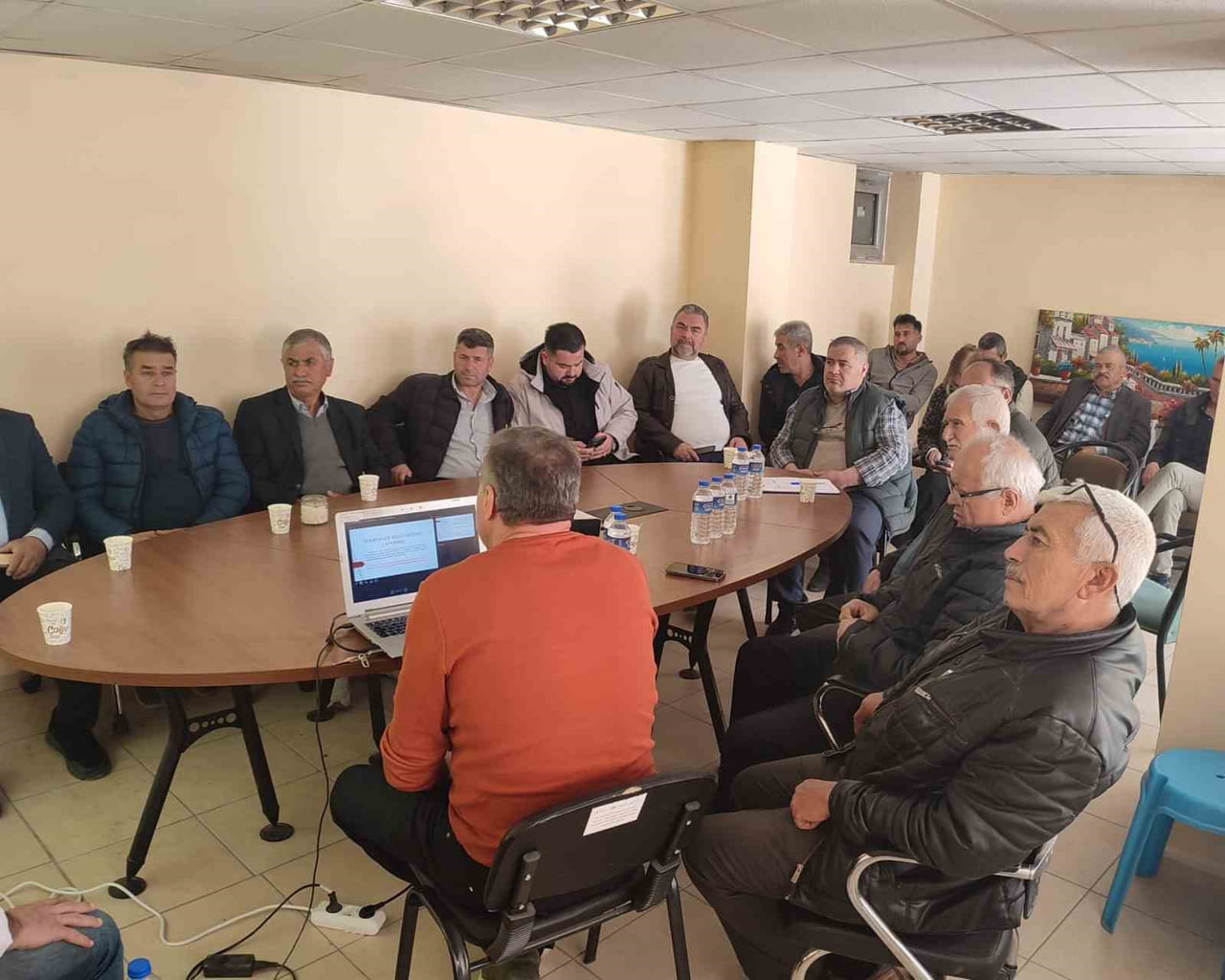 UŞAK’IN EŞME İLÇESİNDE FAALİYET GÖSTEREN TARIMSAL KALKINMA VE SULAMA KOOPERATİF BAŞKANLARI İLE...