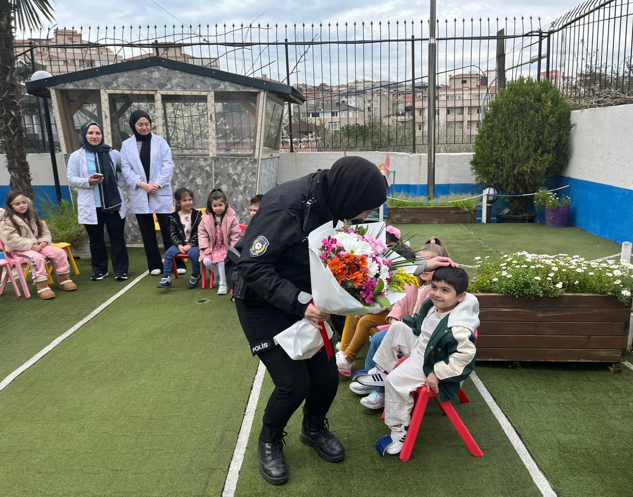 ÜSKÜDAR İLÇESİNDE ANAOKULU ÖĞRENCİLERİ, 10 NİSAN POLİS HAFTASI VE TÜRK POLİS TEŞKİLATI'NIN...