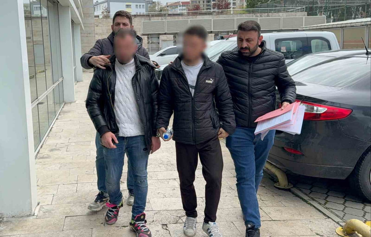 UYUŞTURUCU OPERASYONUNDA GÖZALTINA ALINAN 2 KİŞİ ADLİYEYE SEVK EDİLDİ