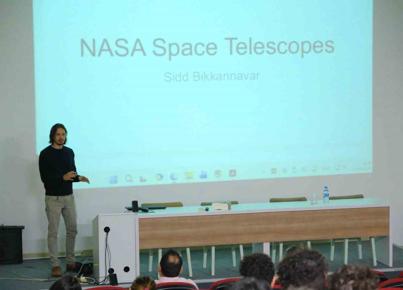 UZUN YILLARDIR NASA’DA GÖREV YAPAN BİLİM İNSANI SİDD BİKKANNAVAR, YAKIN DOĞU KOLEJİ’NDE...